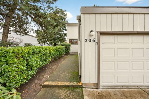 Tiny photo for 206 Mount Echo Drive, Medford, OR 97504 (MLS # 220213127)