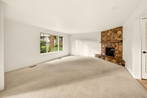 Tiny photo for 206 Mount Echo Drive, Medford, OR 97504 (MLS # 220213127)