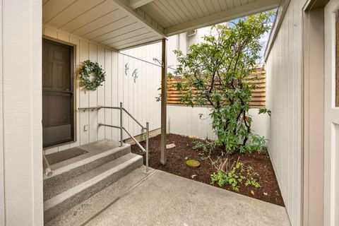 Tiny photo for 206 Mount Echo Drive, Medford, OR 97504 (MLS # 220213127)
