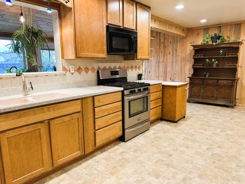 Tiny photo for 5245 Sturdivant Avenue, Klamath Falls, OR 97603 (MLS # 220211228)