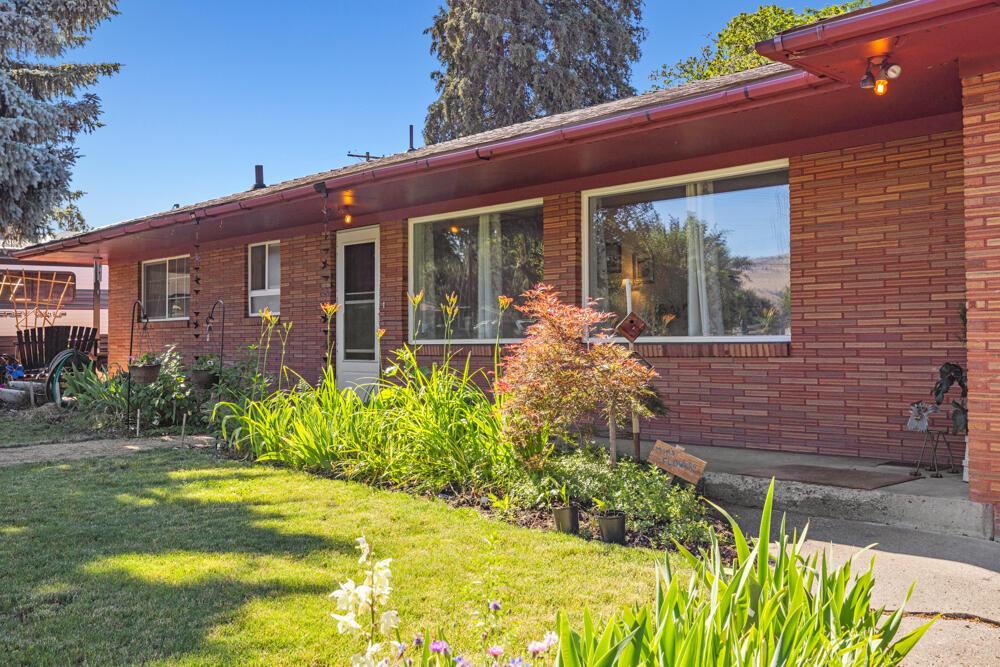 Summers Lane Homes - Residential