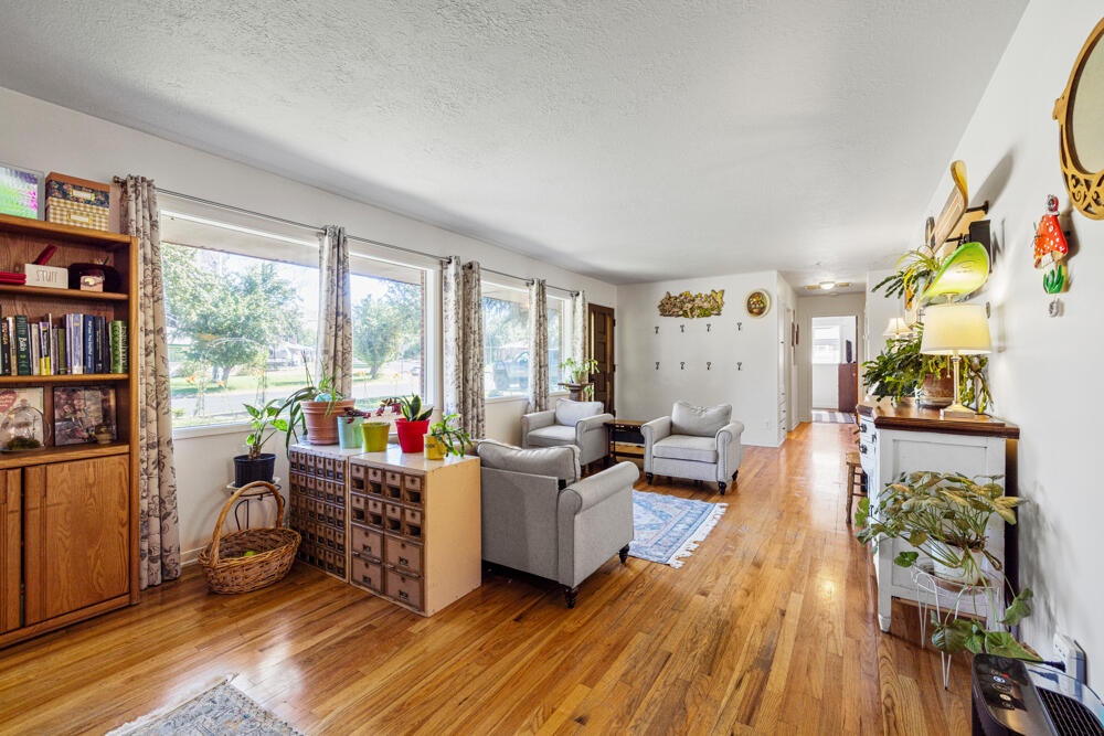 Summers Lane Homes - Residential