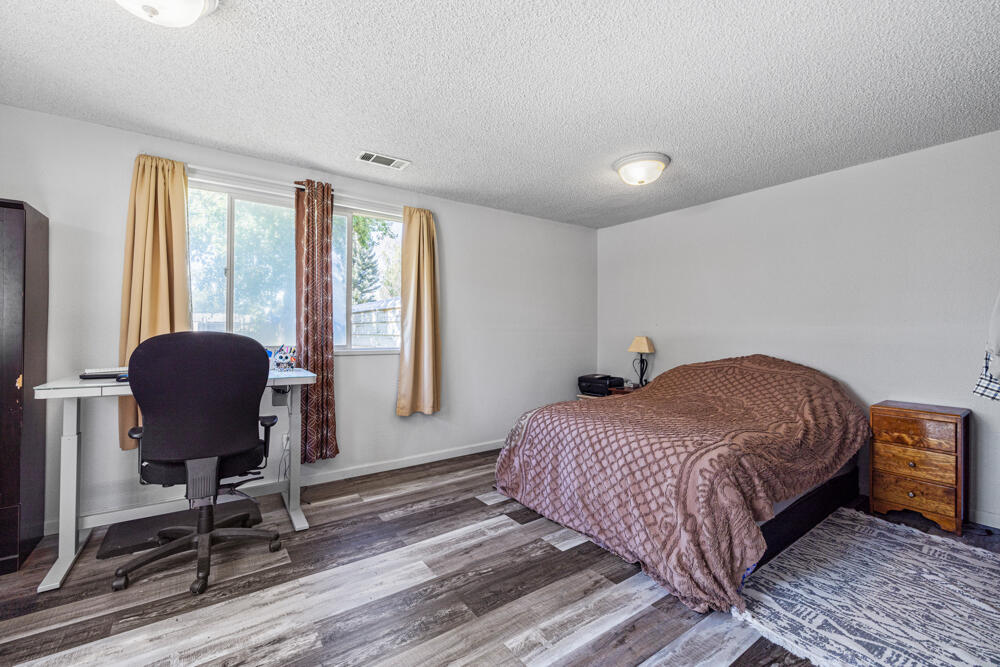 Summers Lane Homes - Residential