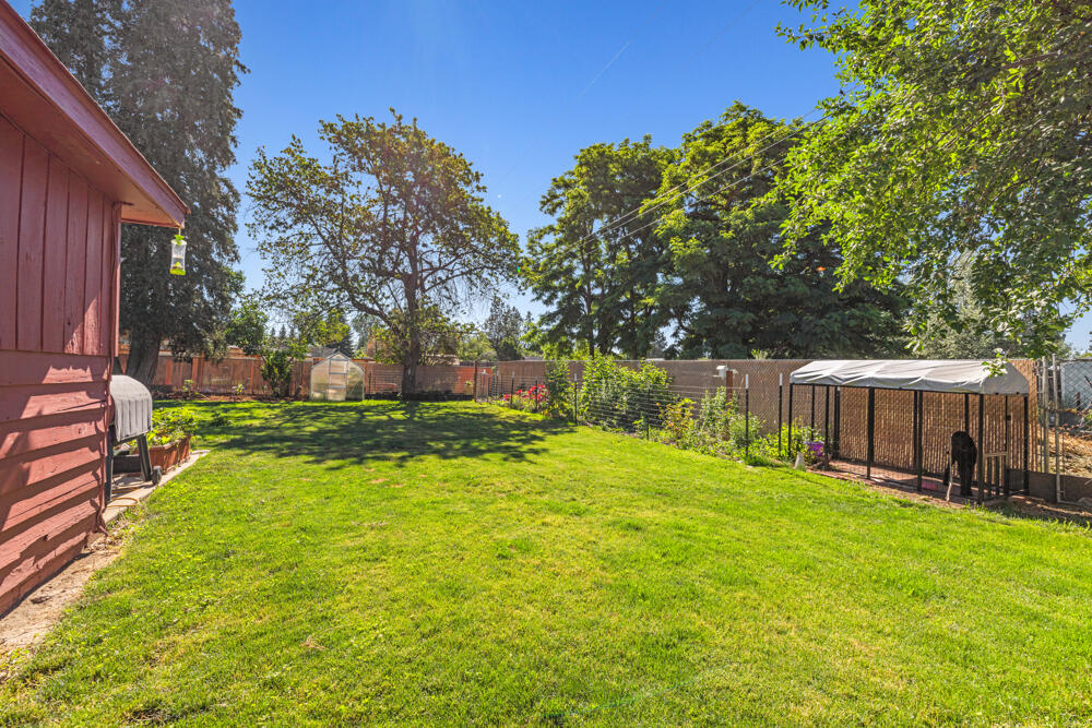 Summers Lane Homes - Residential