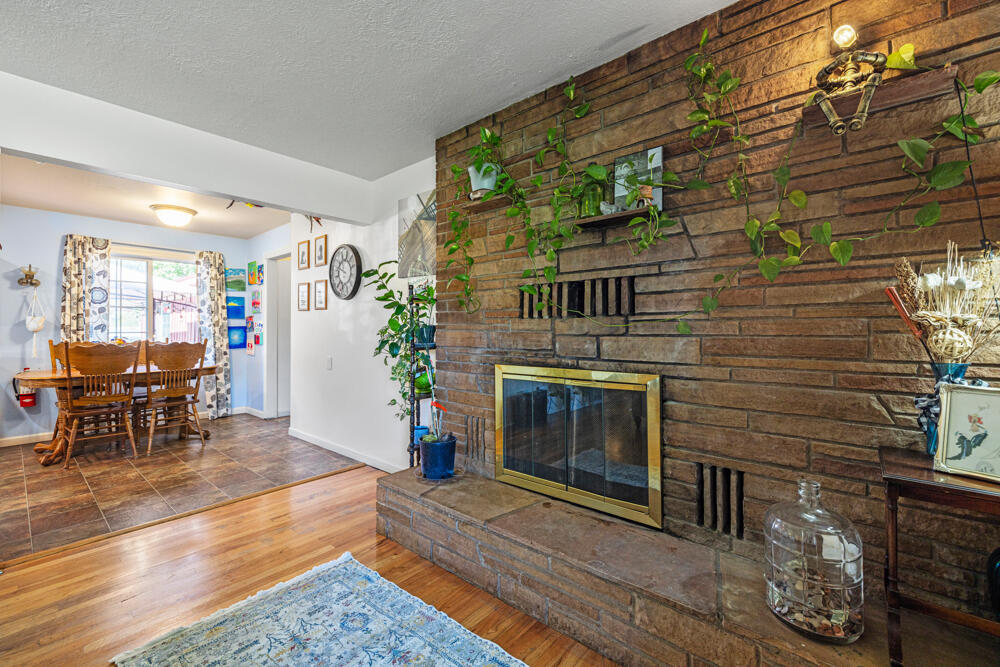 Summers Lane Homes - Residential