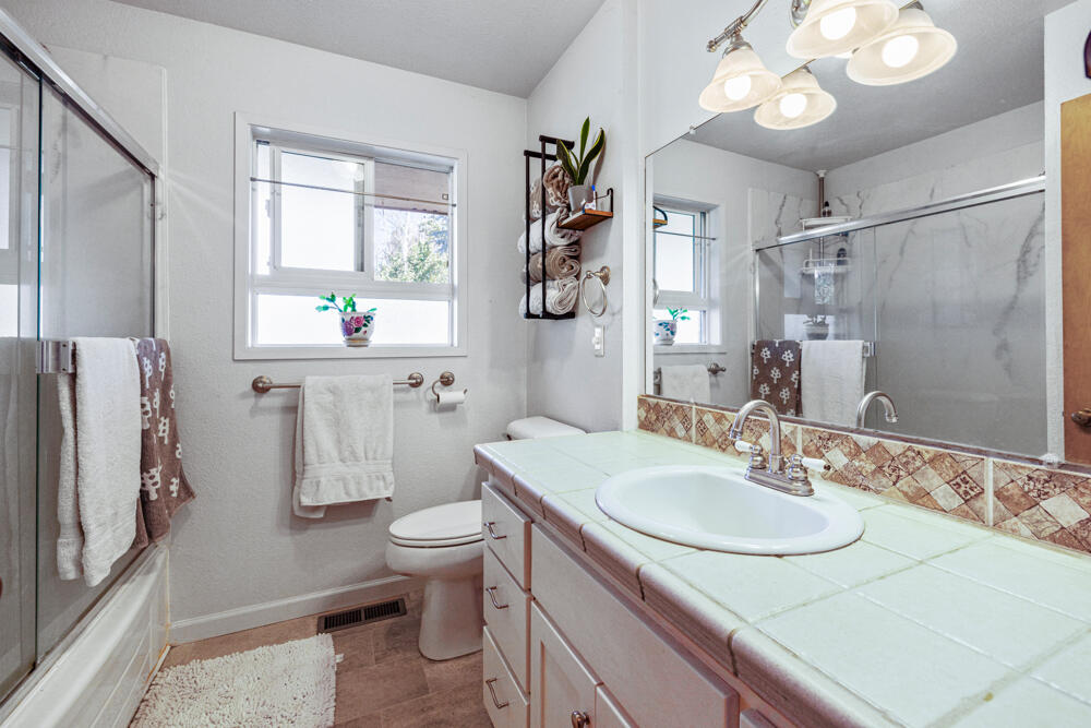 Summers Lane Homes - Residential
