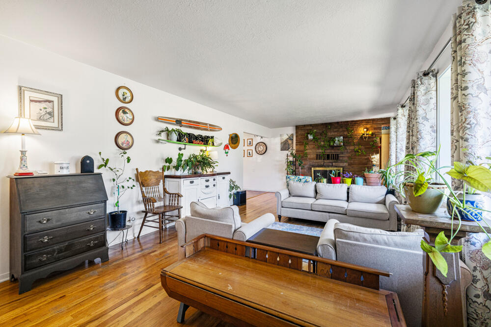 Summers Lane Homes - Residential