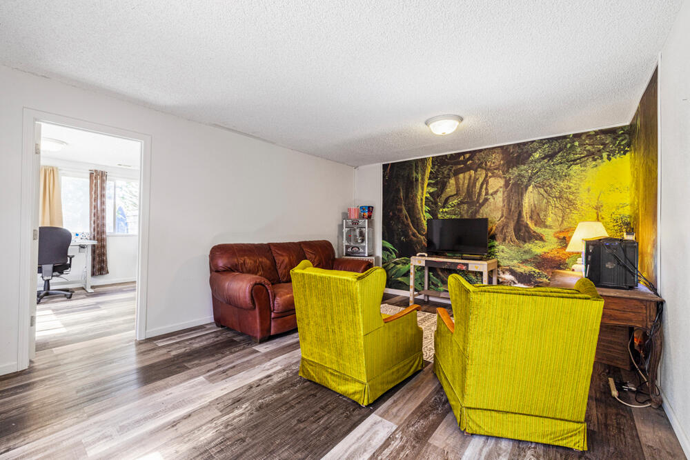 Summers Lane Homes - Residential