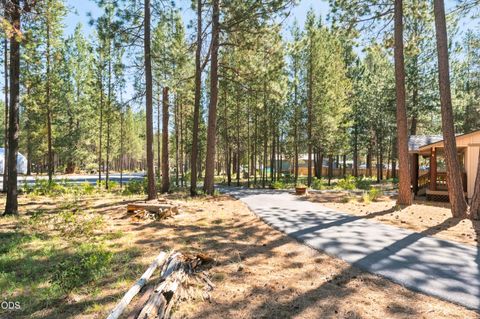 Tiny photo for 56718 Bandley Road, Bend, OR 97707 (MLS # 220223710)