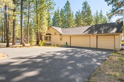 Tiny photo for 56718 Bandley Road, Bend, OR 97707 (MLS # 220223710)