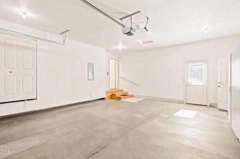 Tiny photo for 56718 Bandley Road, Bend, OR 97707 (MLS # 220223710)