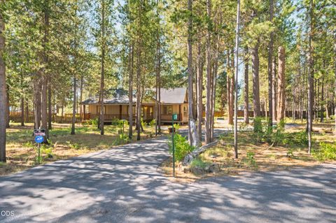 Tiny photo for 56718 Bandley Road, Bend, OR 97707 (MLS # 220223710)