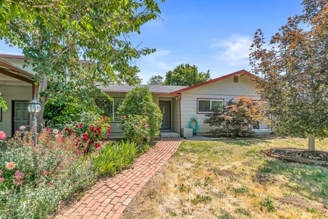 2615 Glory C Road Medford OR 97501