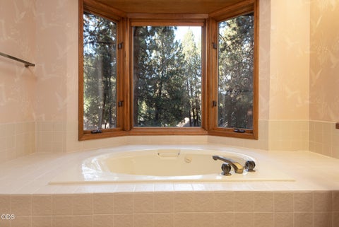 Tiny photo for 60630 Thunderbird, Bend, OR 97702 (MLS # 220230040)