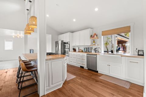 Tiny photo for 1383 Highcrest Drive, Medford, OR 97504 (MLS # 220212273)