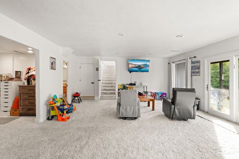 Tiny photo for 1383 Highcrest Drive, Medford, OR 97504 (MLS # 220212273)