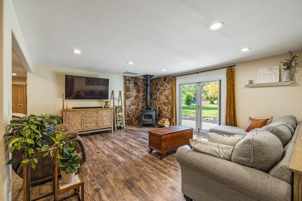 Pine Grove Ponderosa - Residential