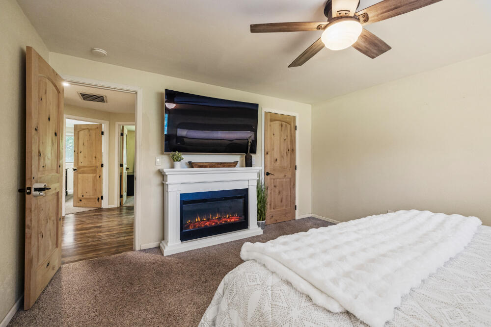 Pine Grove Ponderosa - Residential