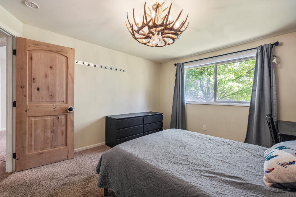 Pine Grove Ponderosa - Residential