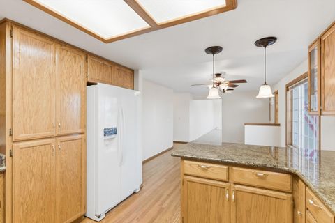 Tiny photo for 1401 Diamond Street, Medford, OR 97501 (MLS # 220213451)