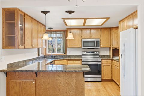 Tiny photo for 1401 Diamond Street, Medford, OR 97501 (MLS # 220213451)