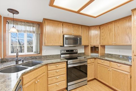 Tiny photo for 1401 Diamond Street, Medford, OR 97501 (MLS # 220213451)