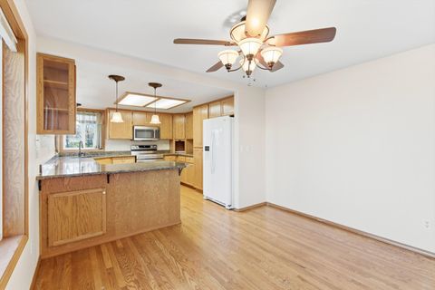 Tiny photo for 1401 Diamond Street, Medford, OR 97501 (MLS # 220213451)