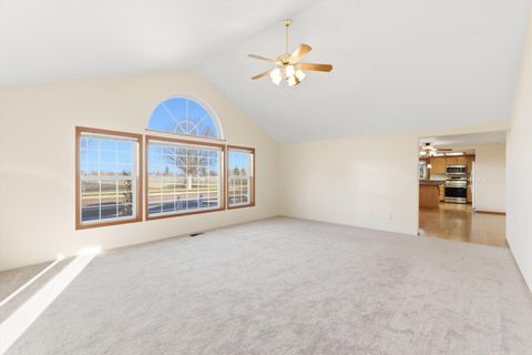 Tiny photo for 1401 Diamond Street, Medford, OR 97501 (MLS # 220213451)