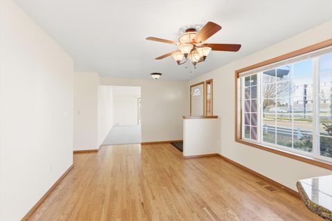 Tiny photo for 1401 Diamond Street, Medford, OR 97501 (MLS # 220213451)