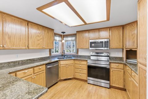 Tiny photo for 1401 Diamond Street, Medford, OR 97501 (MLS # 220213451)