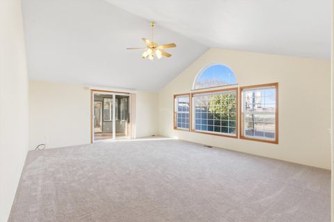 Tiny photo for 1401 Diamond Street, Medford, OR 97501 (MLS # 220213451)