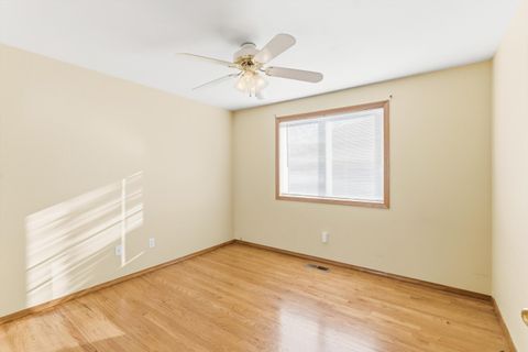 Tiny photo for 1401 Diamond Street, Medford, OR 97501 (MLS # 220213451)