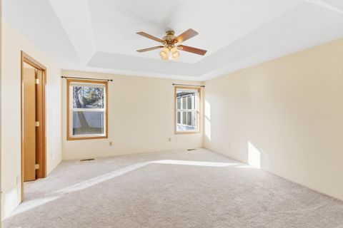 Tiny photo for 1401 Diamond Street, Medford, OR 97501 (MLS # 220213451)