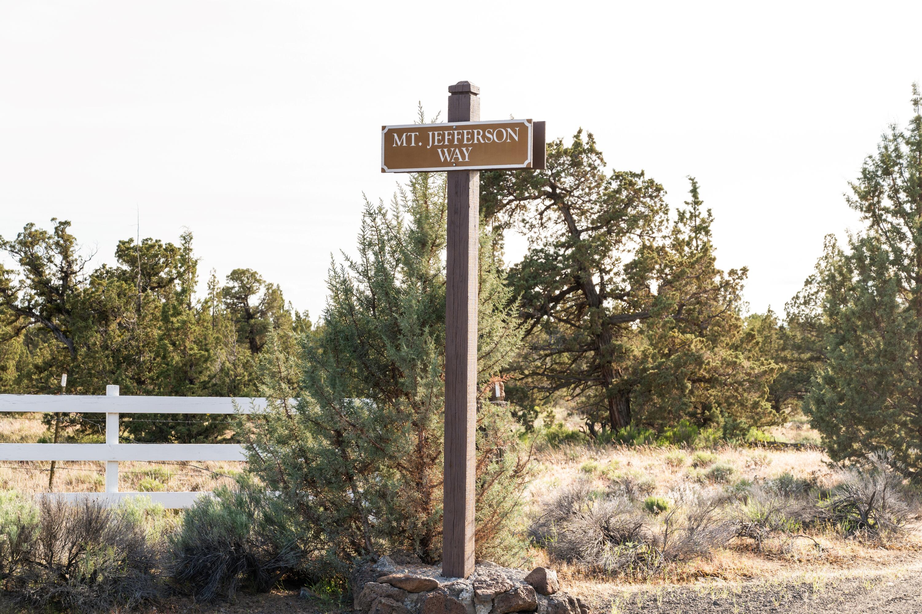 West Powell Butte Es - Land