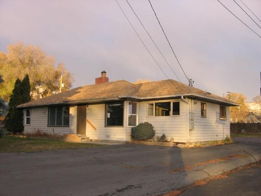 Peaceful Setting Near The End Of A Dead-end Street With Lots Of Paved Parking. This One Is A Diamond In The Rough! Large Bedrooms, Two Of Which Have Ceiling Fans. Rock Wall Fireplace In Living Room For Those Cold Nights! Lots Of Built-ins And Storage. Oversized 2 Car Carport Could Easily Become A Garage. Some Interior Updating Started. Great Home At This Price!This Is A Fannie Mae Home Path Property. Seller Has Requested That All Offers Be Made Directly Through The Homepath.Com Website. Only Realtors Are Eligible To Submit Offers. All Information Contained In The Mls Data Sheet Was Gathered From Public Sources. The Buyer Will Be Solely Responsible For Determining The Accuracy Before Relying Upon This Information