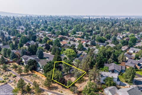 Tiny photo for 1961 NE Windy Tree Court, Bend, OR 97701 (MLS # 220226623)
