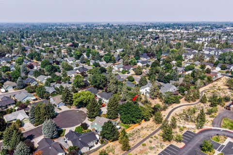 Tiny photo for 1961 NE Windy Tree Court, Bend, OR 97701 (MLS # 220226623)