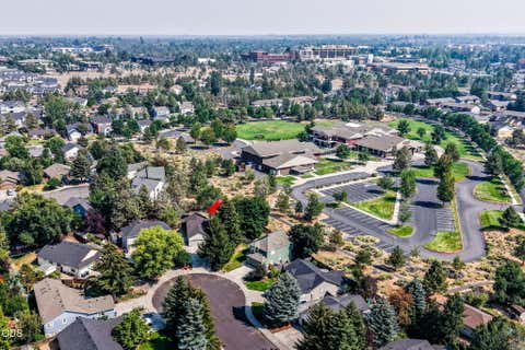 Tiny photo for 1961 NE Windy Tree Court, Bend, OR 97701 (MLS # 220226623)