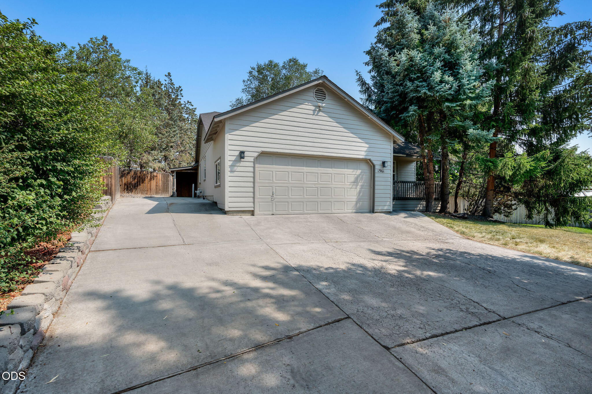 1961 NE Windy Tree Court