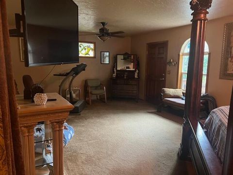 Tiny photo for 4184 E Evans Creek Road, Rogue River, OR 97537 (MLS # 220212396)