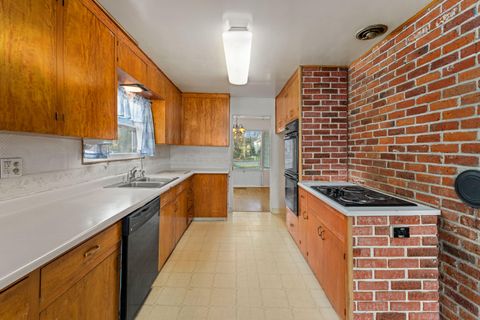 Tiny photo for 1021 NW Conklin Avenue, Grants Pass, OR 97526 (MLS # 220212418)