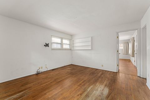 Tiny photo for 1021 NW Conklin Avenue, Grants Pass, OR 97526 (MLS # 220212418)