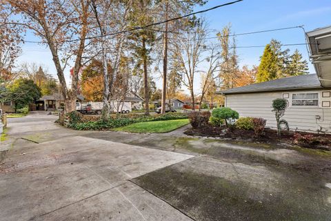 Tiny photo for 1021 NW Conklin Avenue, Grants Pass, OR 97526 (MLS # 220212418)