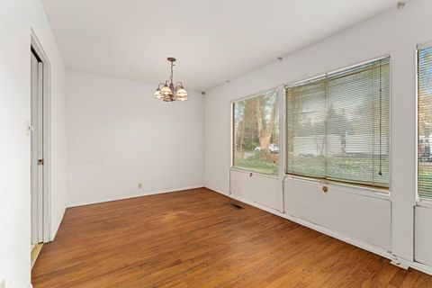 Tiny photo for 1021 NW Conklin Avenue, Grants Pass, OR 97526 (MLS # 220212418)