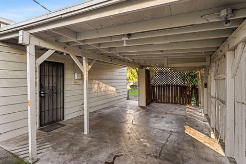 Tiny photo for 1021 NW Conklin Avenue, Grants Pass, OR 97526 (MLS # 220212418)