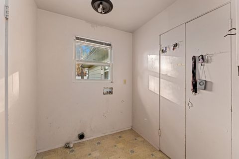 Tiny photo for 1021 NW Conklin Avenue, Grants Pass, OR 97526 (MLS # 220212418)