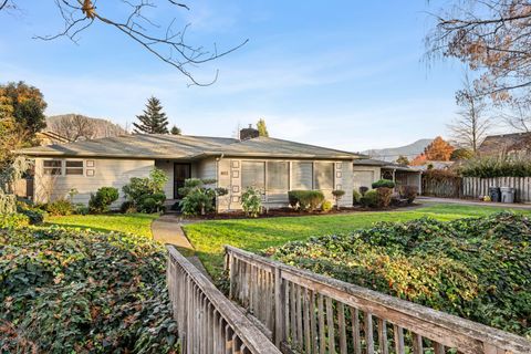 Tiny photo for 1021 NW Conklin Avenue, Grants Pass, OR 97526 (MLS # 220212418)