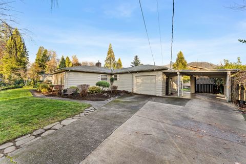 Tiny photo for 1021 NW Conklin Avenue, Grants Pass, OR 97526 (MLS # 220212418)