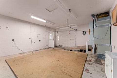 Tiny photo for 1021 NW Conklin Avenue, Grants Pass, OR 97526 (MLS # 220212418)