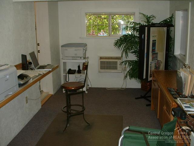 Ellingers - Commercial Sale